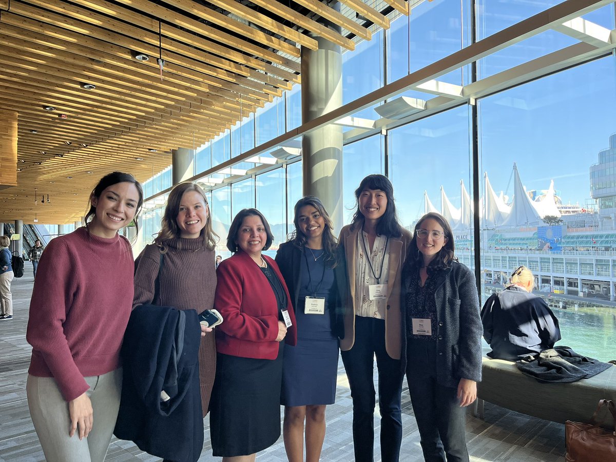 AgSonika's tweet photo. At @ChildNeuroSoc #CNSAM with some of the smartest @ChildrensPhila #childneurology docs at #fetalneurology seminar! With Dr. Sarnat asking the 1st question!!! #sarnatscore #babybrains #WomenInMedicine 🧠👩🏻‍⚕️ https://t.co/plbLVUKV2s