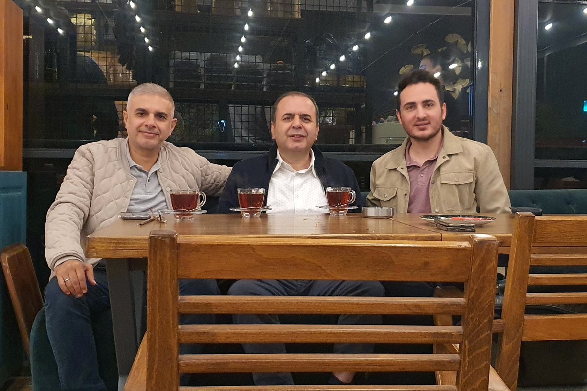 İki Finans FENOMENİ arasında ❤️

Finans piyasalarını sevdiren hoca, dostum, meslektaşım Yusuf Kaderli <a href="/Yusuf_Kaderli/">Prof. Dr. Yusuf Kaderli</a> 
&amp;
#crypto dünyasının yapay zeka dahisi Mikabot yaraticisi <a href="/TraderMikabot/">Mika</a> 
ile keyifli bir Eskişehir sohbeti 😍