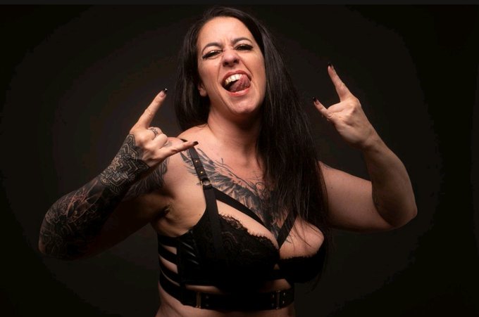 Hi ich hoffe es geht Dir gut 🥰😘? Ich habe heute voll Bock mit Dir abzurocken🤘🏽😉!  Lass es uns so richtig