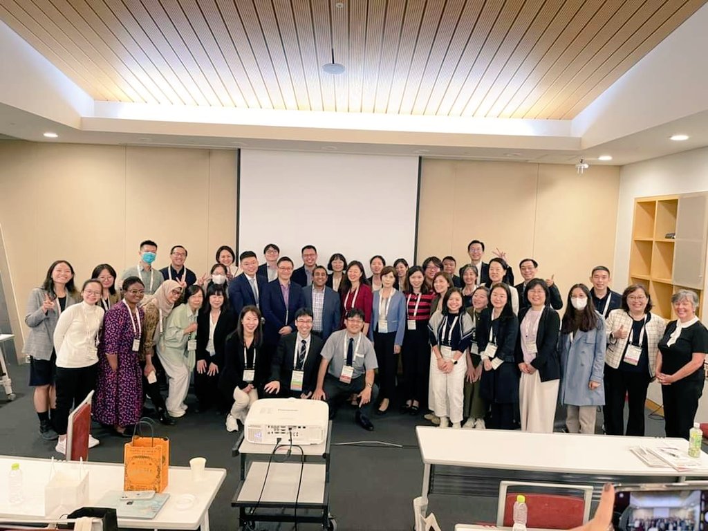 The research forum let researchers across countries have the chance to meet and share their works
#aphn2023