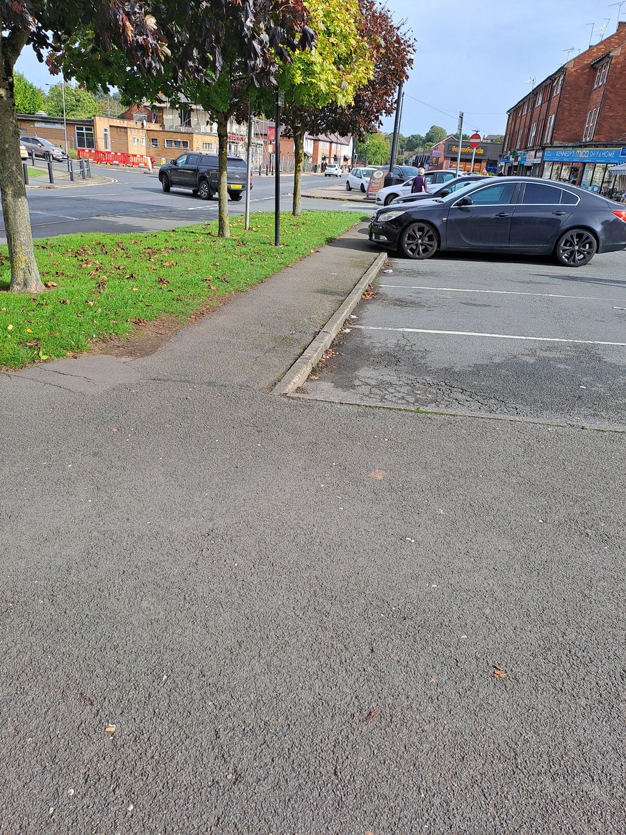 HagRuberyCops's tweet photo. PCSO Garvey is currently on patrol around Rubery High Street.
#policingpromise
#communitycharter https://t.co/MQyU3Yscwq