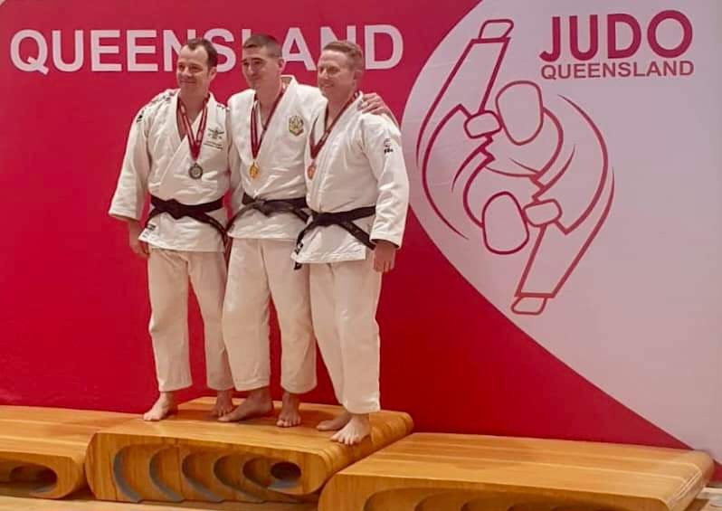 LegionEtrangere's tweet image. A l’Open International de Judo à Brisbane, en Australie 🇦🇺, le capitaine Luc du #1REG, a porté haut les couleurs de la #LegionEtrangere, en combattant dans plusieurs catégories.
Vainqueur en -81kg 🥇et 3e en senior🥉: au total, 6 combats pour 5 victoires 🏆