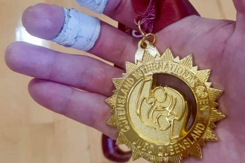 LegionEtrangere's tweet image. A l’Open International de Judo à Brisbane, en Australie 🇦🇺, le capitaine Luc du #1REG, a porté haut les couleurs de la #LegionEtrangere, en combattant dans plusieurs catégories.
Vainqueur en -81kg 🥇et 3e en senior🥉: au total, 6 combats pour 5 victoires 🏆