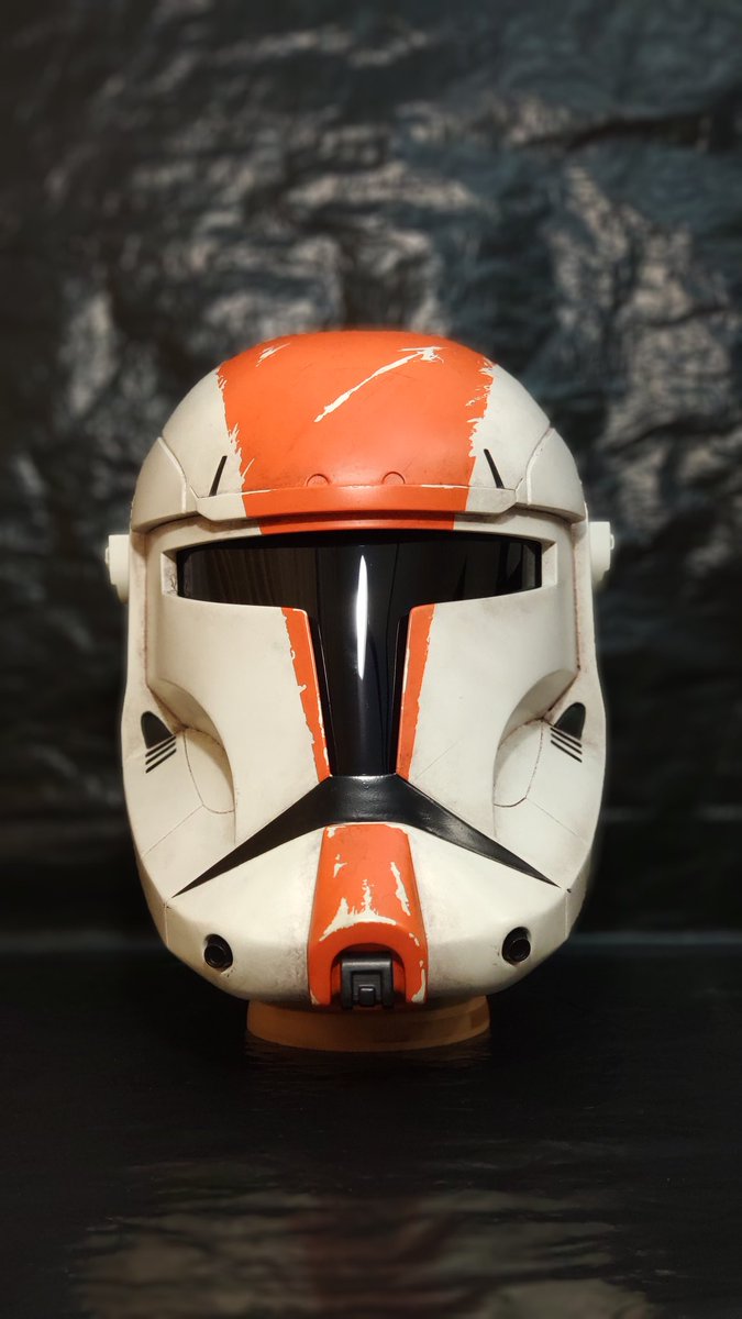 PropsMy's tweet image. I present for you my last work the Clone Commando helmet in the colors of the character RK-1138, also known as Delta Three-Eight or the Boss.
.
#clonecommando #boss #clonewar #cosplay #bestfilament #mycosplayprops #starwars #starwarstoys #starwarsclonewars #starwarscollector