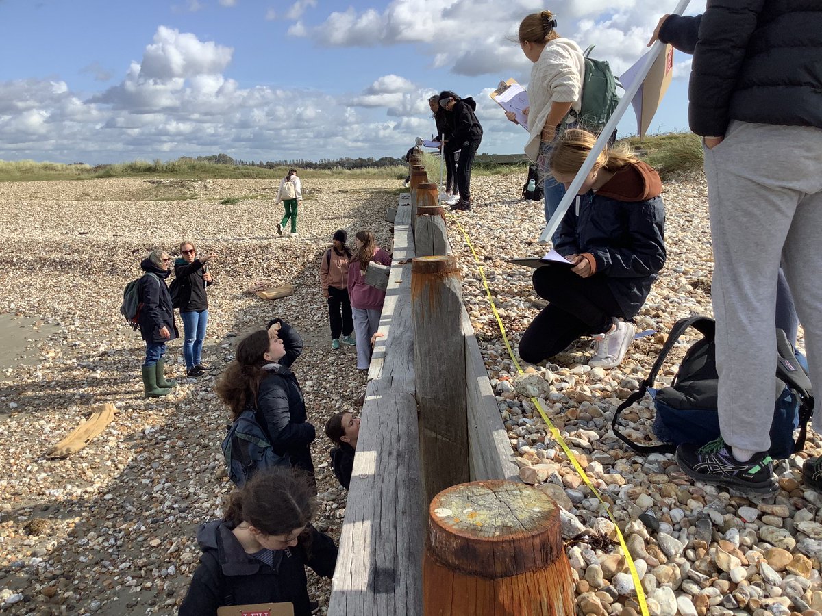 LEHgeog's tweet photo. U4s from @LEHSchool visited West Wittering with @chichesterharbo to see longshore drift &amp; collect primary data. Gaining vital geographical skills &amp; returning with sandy toes &amp; windswept hair! 🌍 🏖️ 🌊 #lehschool #lehgeography #welovefieldtrips #outdoorlearning #sandytoes https://t.co/qRPuNvQfN0