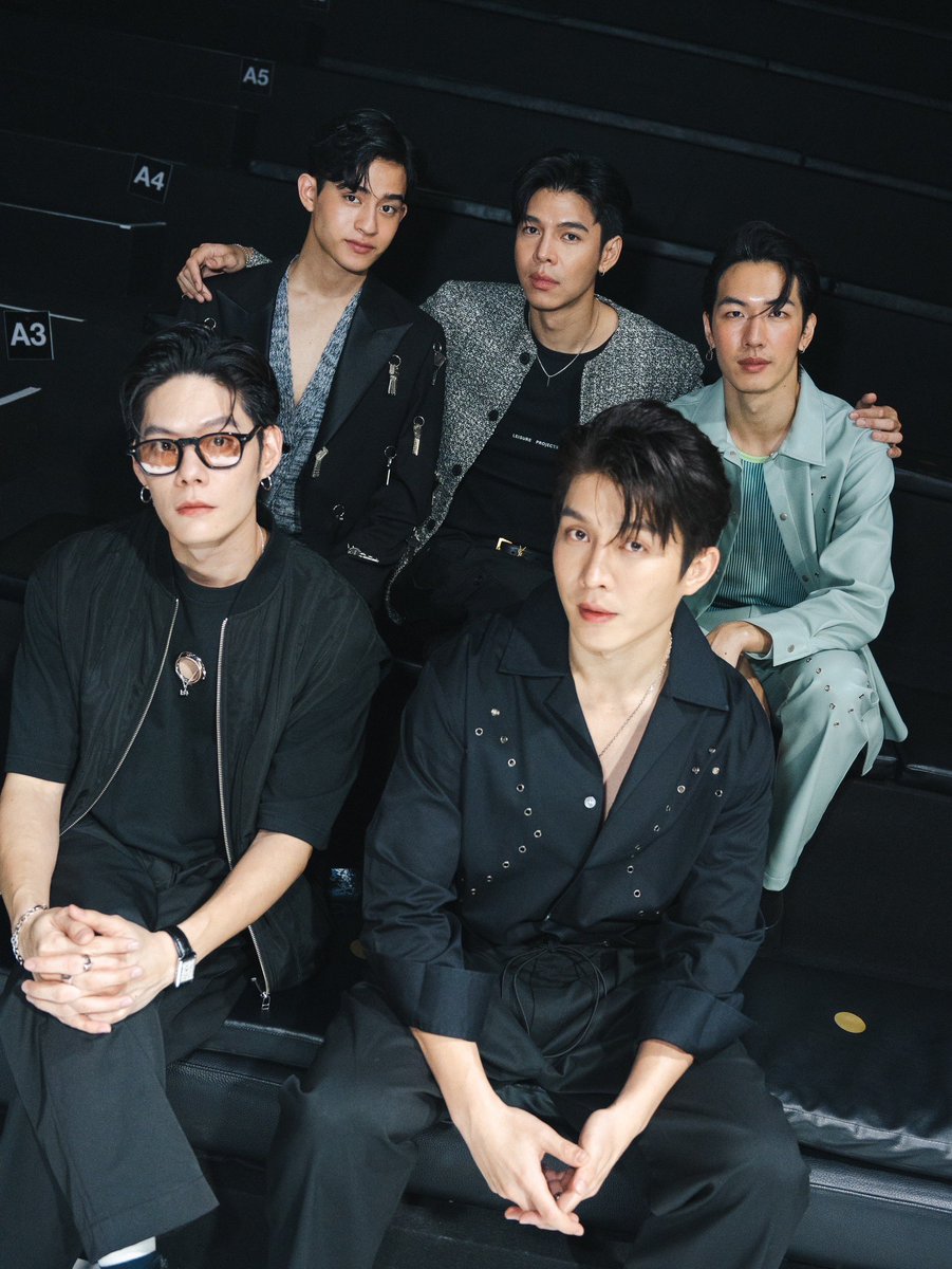 beoncloud_th's tweet photo. ขอบคุณทุกกำลังใจที่ส่งให้ 5 หนุ่ม 'บาร์โค้ด พง น๊อต จ๊อบ บาส' ที่งาน LEISURE PROJECTS Autumn/Winter 23 Fashion Show มาก ๆ นะคะ ✨ 

เจอกันใหม่รอบ 20.30 น. มารอดูลุครอบค่ำของ 'น๊อต จ๊อบ บาส' กันนะคะ 🫶🏼

@LeisureProjects @BarcodeTin @pong__psk @nodted @JobbyNoo @basvpr_ 

#LeisureprojectsAW23xBOC
#LeisureprojectsAW23 #LeisureProjects
#SiamParagonBIFW2023 #BIFW2023