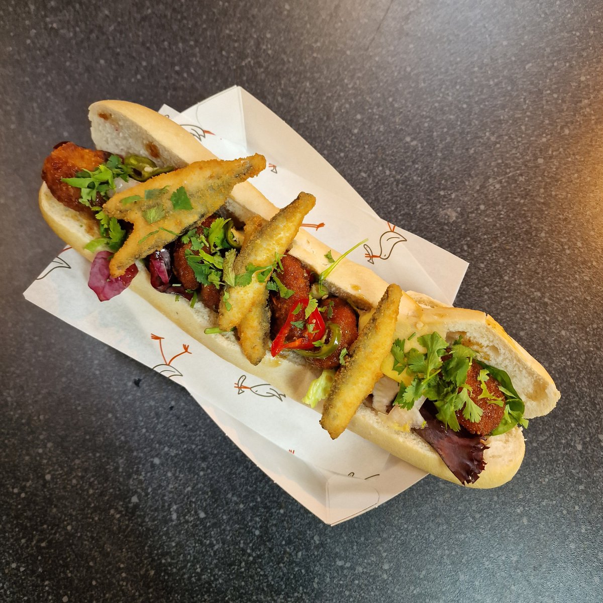 Special on in the market today 😋

Whole tail scampi and crispy whitebait baguette with Korean BBQ sauce and pickled red cabbage 🤤

#streetfood #koreanbbq #baguette #hungry #nc500 #northcoast500 #inverness #scotland #theredshankuk