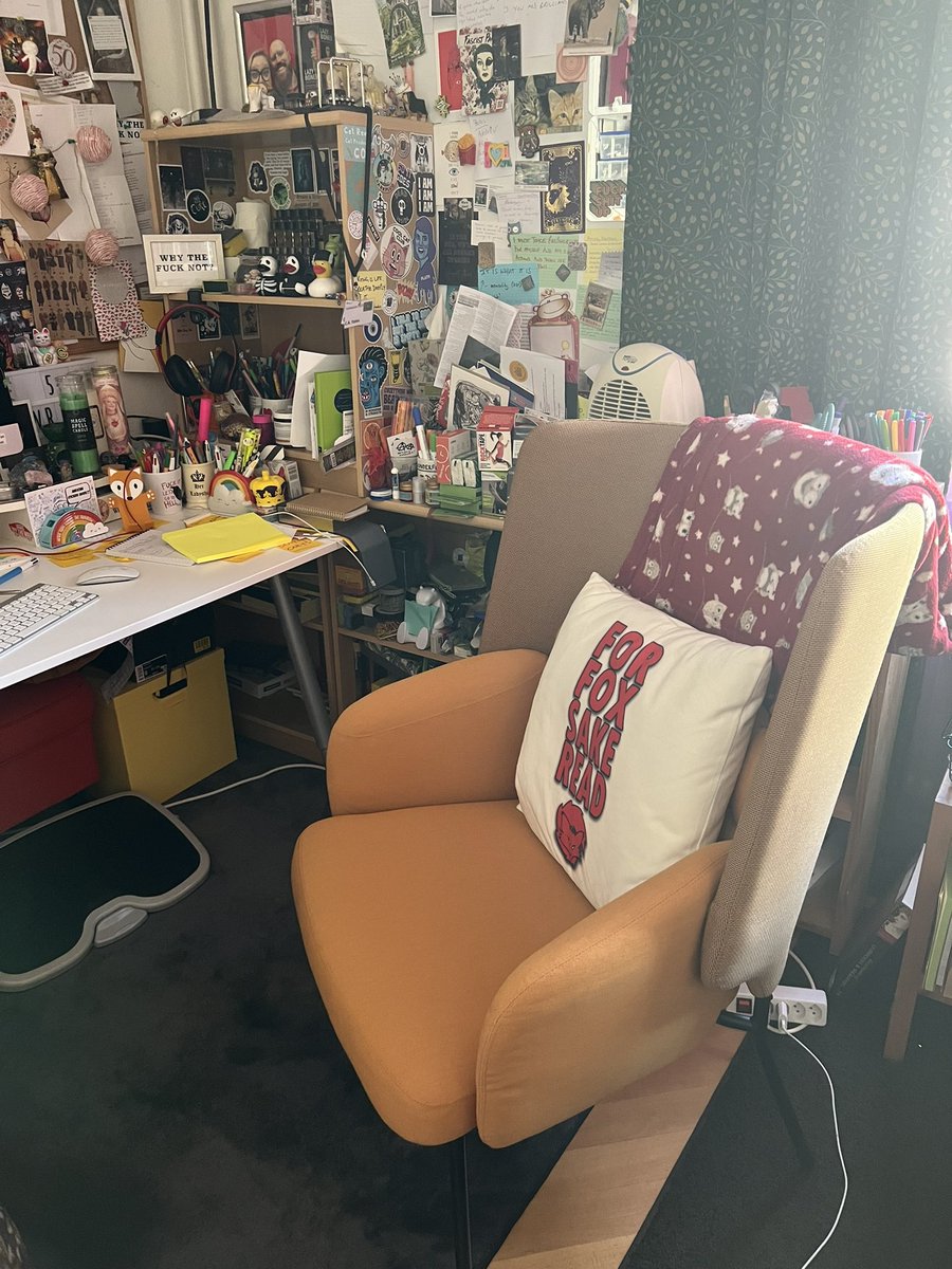 shloobee's tweet photo. Got a weird new desk chair. It’s a fauteuil so it’s lower than a desk chair, but MAN ALIVE is it comfy?! #NewChair #Ikea #Chair #WorkSpace #DeskChair #Yellow #YellowChair #ForFoxSakeRead #Writer #WritersDesk https://t.co/nDcurqPSmU