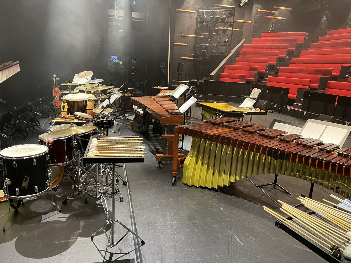 shimizumasaru1's tweet photo. CINOに打楽器モリモリに並べてのリハーサル！！
思った以上に響きが気持ち良い✨CINOだといつも上手側にいるので下手側は新鮮、、、笑

いよいよ明日は男群コンサート！気合い入れて行きまーす！！
興味ある方はまだ間に合いますよ♪言ってね！ https://t.co/M47oE0r9CM