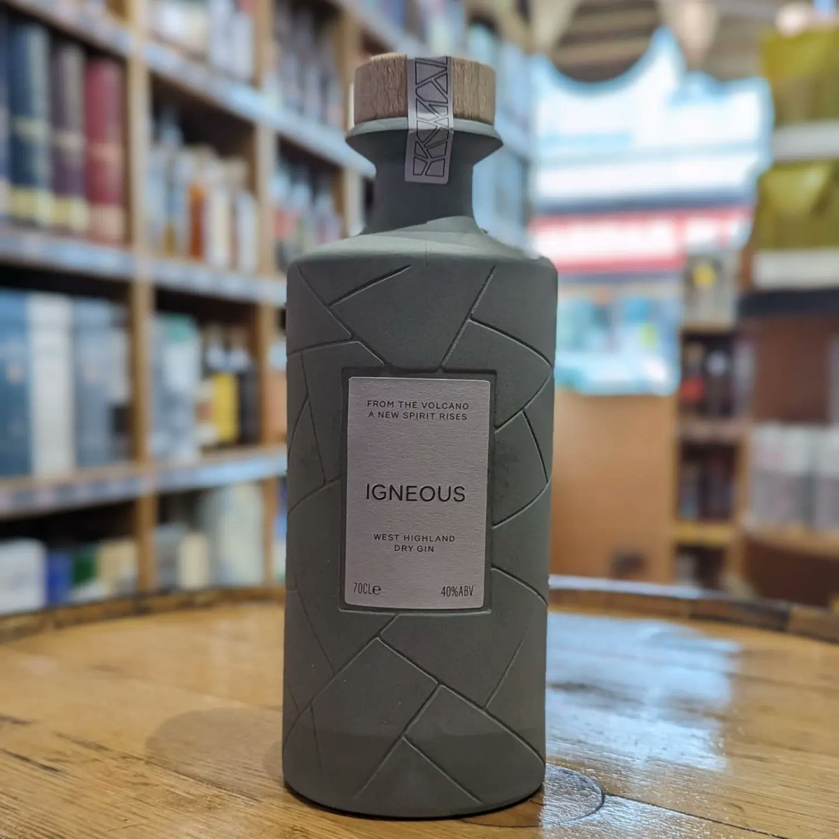 Let's Celebrate #InternationalScottishGinDay with the latest addition to our gin shelf. Igneous Gin made at a distillery built within a crater of an extinct volcano on the Ardnamurchan peninsula 
#ISGD #ScottishGin #CraftGin