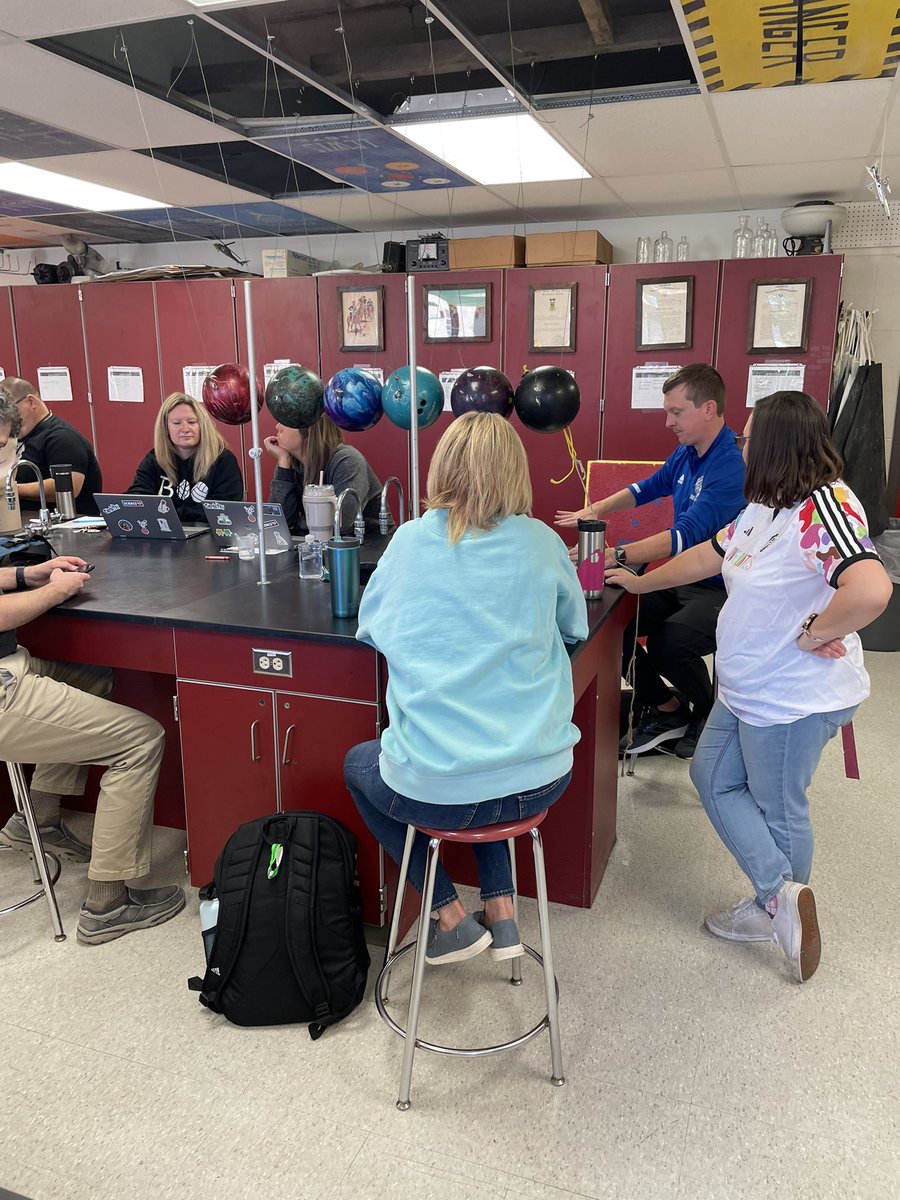 LaRose_AP's tweet photo. I had the opportunity to present the “Explore Before Explain” concept to our high school teachers. We had a great time working together and learned a lot from each other. @brownpatrick8 our presentation is still going strong! Part 2 next month! https://t.co/5tGZIy1NyQ