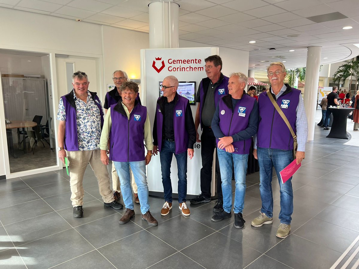 In een jaar tijd mochten we 1770 nieuwe inwoners verwelkomen. Tijdens de Welkomstdag heb ik hen namens het gemeentebestuur van harte welkom geheten. Na bezichtiging van de raadszaal ging men in groepen olv stadsgidsen de stad in. En daarna natuurlijk varen met <a href="/vdriveer/">Riveer</a>