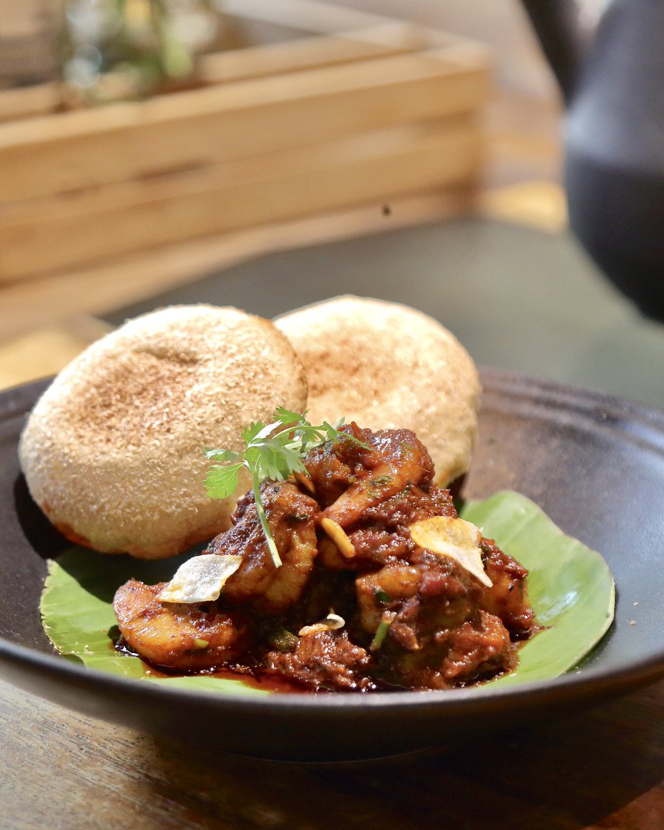 comorin_in's tweet photo. New season→ new dishes! 🤌🏼

We’re adding to the menu to mark the onset of the festive season! 💫

Seen here: Goan Prawn Balchao with Poi, Allahabadi Khasta with Dum Aloo and Masala Boondi, Tawa Crab with Anda Bhurji and Chilli Butter Toast, Masala Mutton Sambhar with Set Dosa https://t.co/po4Hg0DdPl