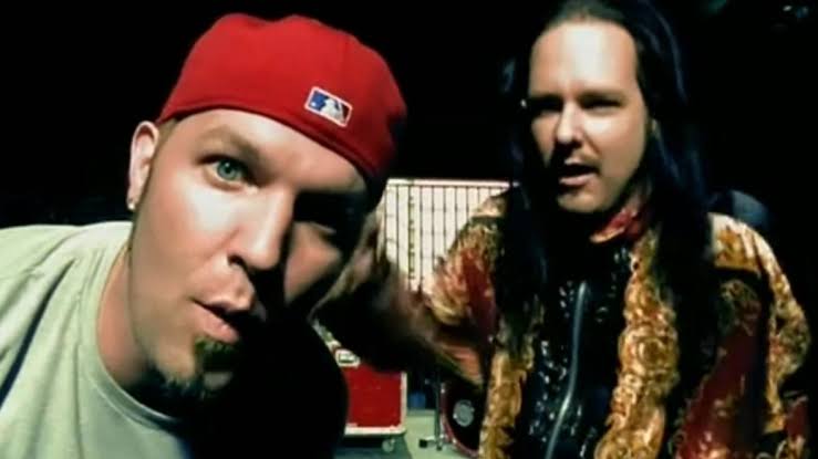 Never_Mind_03's tweet photo. I hope you know, I pack a chainsaw
What!

A chainsaw
What!

A motherfuckin’ chainsaw
What!

So come and get it！ …

#LimpBizkit
『#BreakStuff』`99 🤘
https://t.co/qlbmJVQqV1 🎸

#名曲 🤘

#SignificantOther　#名盤 

#FredDurst

感謝🤘…🚬☕🕶🎭🍾🕊🖖🕴 https://t.co/o8akjUPphN