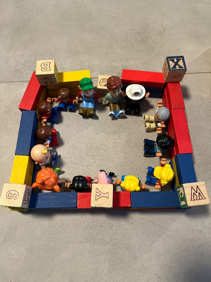 GueronNoa's tweet image. A 3 -year-old’s way to process today’s events in Israel (the ones that she knows about).