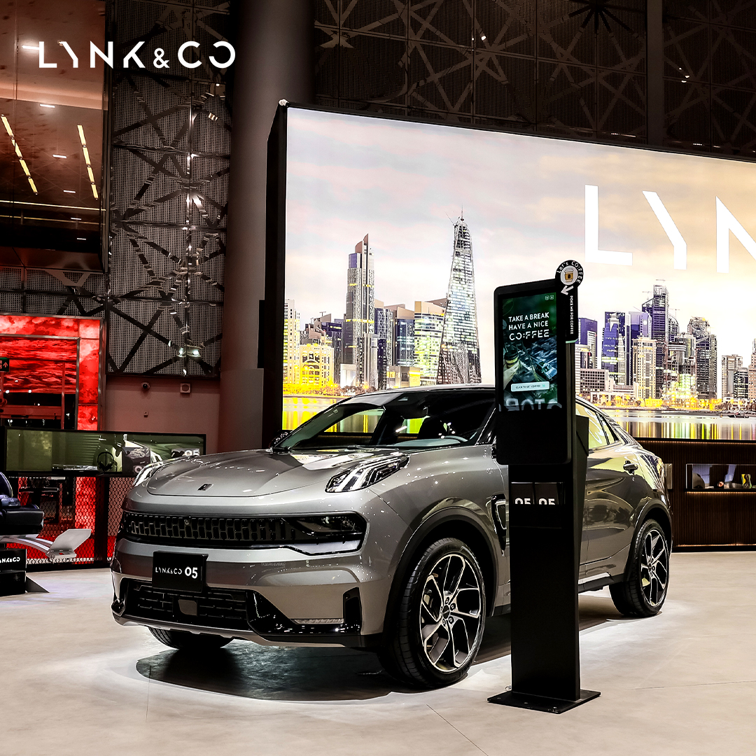 LynkCoME's tweet photo. 🚗التميز ليس نقطة النهاية، وإنما هو نقطة انطلاق نحو فضاء النجاح اللامحدو💨عند الحديث عن روعة التصميم واللمسات التقنية وقوة الأداء، فلا صوت يعلو فوق صوت #LynkCo05 إنها تُرسي الأسس لتجربة قيادة استثنائية.
حقق التميز مع 05، https://t.co/hZFV6mVki8.
#UltimateIsStandard #GIMS2023 https://t.co/VeweeCcSuA