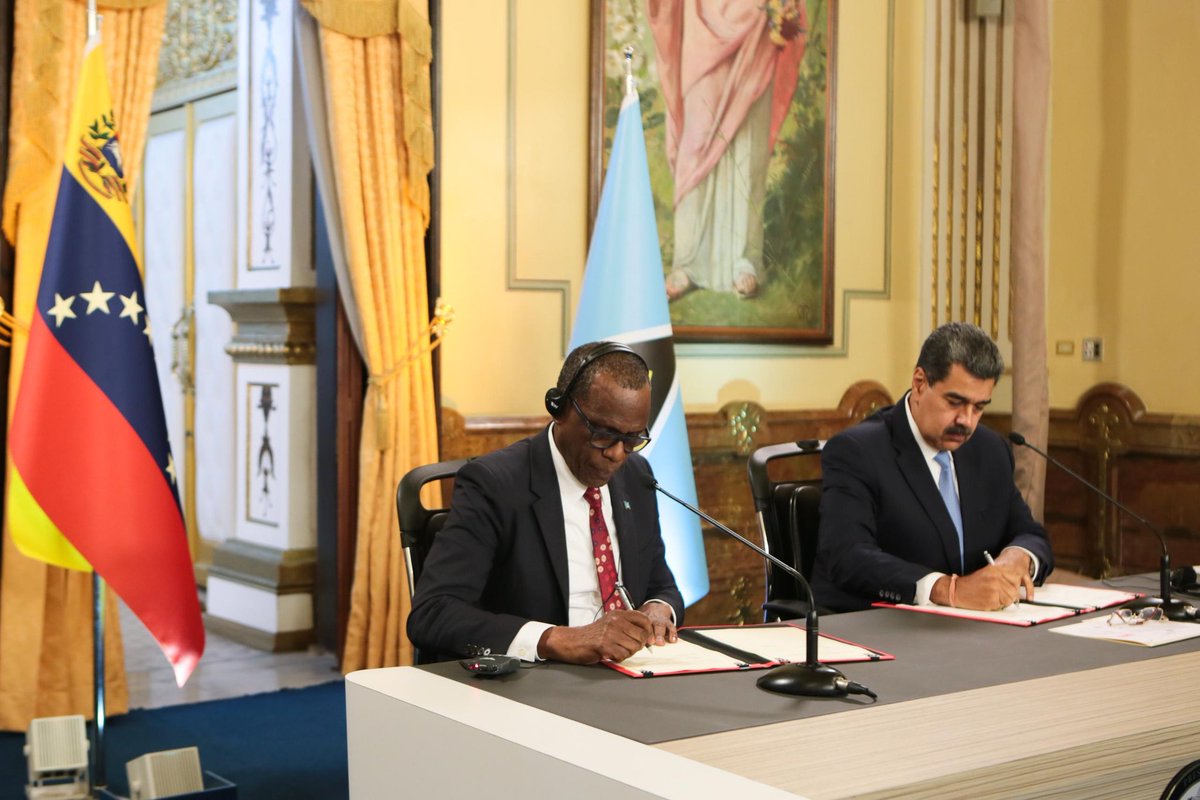 Philip J. Pierre (@philipjpierrelc) on Twitter photo Our joint declaration on the principles of self determination, cooperation, and fraternity will form the cornerstone of our strengthened relationship.
President <a href="/NicolasMaduro/">Nicolás Maduro</a> and I are committed to our plans for agriculture, tourism, and energy, which will benefit our people. Our joint declaration on the principles of self determination, cooperation, and fraternity will form the cornerstone of our strengthened relationship.
President <a href="/NicolasMaduro/">Nicolás Maduro</a> and I are committed to our plans for agriculture, tourism, and energy, which will benefit our people.