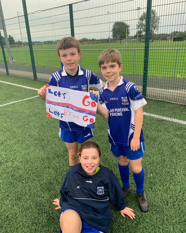 RobertstownGfc's tweet photo. A message of good luck from our U9&10 team to the senior lads ahead of tomorrow's Junior Championship Final🔵⚪️🔵⚪️
#robertstowngfc #juniorfinal #tomcrossjuniorchampioship #futurestars #buildingforthefuture https://t.co/JkJjGOoGc5