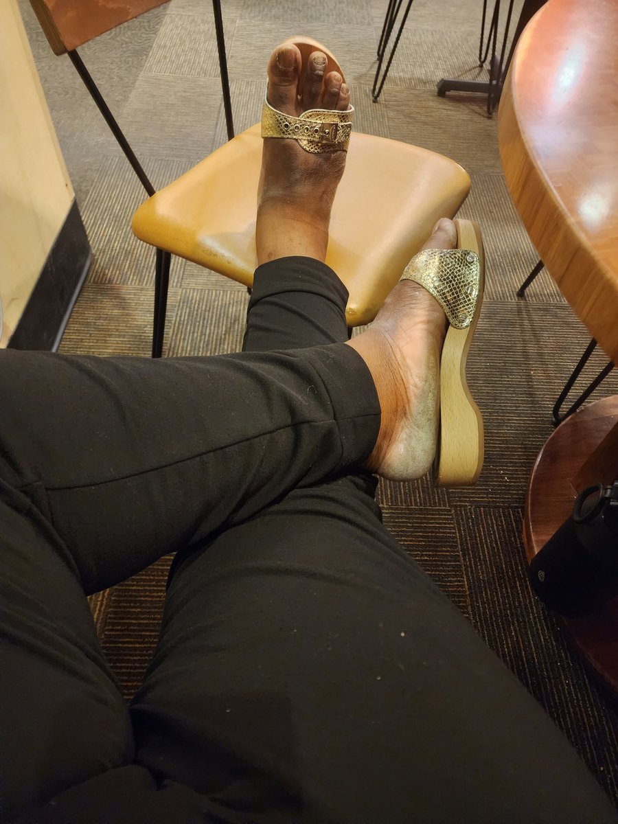 kingshoelover87's tweet photo. Metallic Gold Feet pt.1 #feet #mensfeet #twitterfeet #feetpost #foot #footfetish #twitter #drscholls #menssandals #meninsandals #sandalsformen https://t.co/Tjap5PIXwP