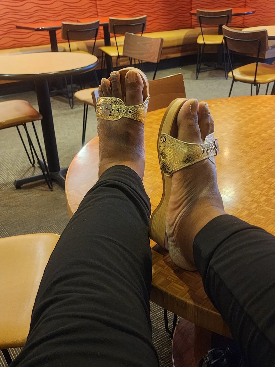 kingshoelover87's tweet photo. Metallic Gold Feet pt.1 #feet #mensfeet #twitterfeet #feetpost #foot #footfetish #twitter #drscholls #menssandals #meninsandals #sandalsformen https://t.co/Tjap5PIXwP