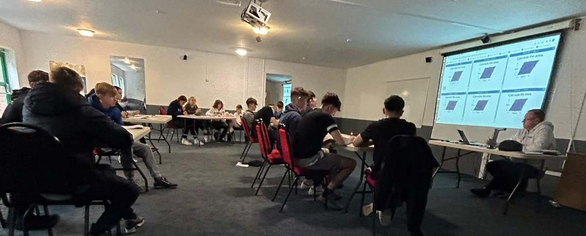 bthcc_college's tweet image. Session 3 before lunch #MathsRevision