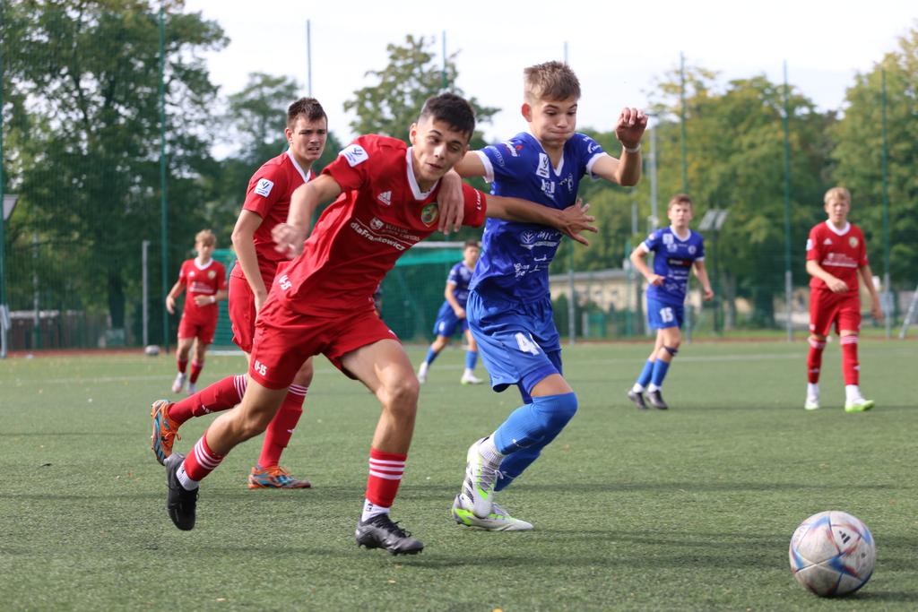 APMiedziLegnica's tweet photo. ⏱️ 40' Koniec pierwszej polowy. Stilon prowadzi po rzucie karnym.
---
Miedź Legnica 0️⃣:1️⃣ Stilon Gorzów
#CLJU15
#MIESTI https://t.co/29Xi3sEK6A