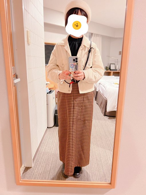 今日の服装はね、WONDER LiGHT イメージだよ。昨日はインチェ。あと誰にも気づかれずにありがとうアイドリッシュセブン靴下履いてた今日はアイナナ脱出に行ったので。感謝感謝。 