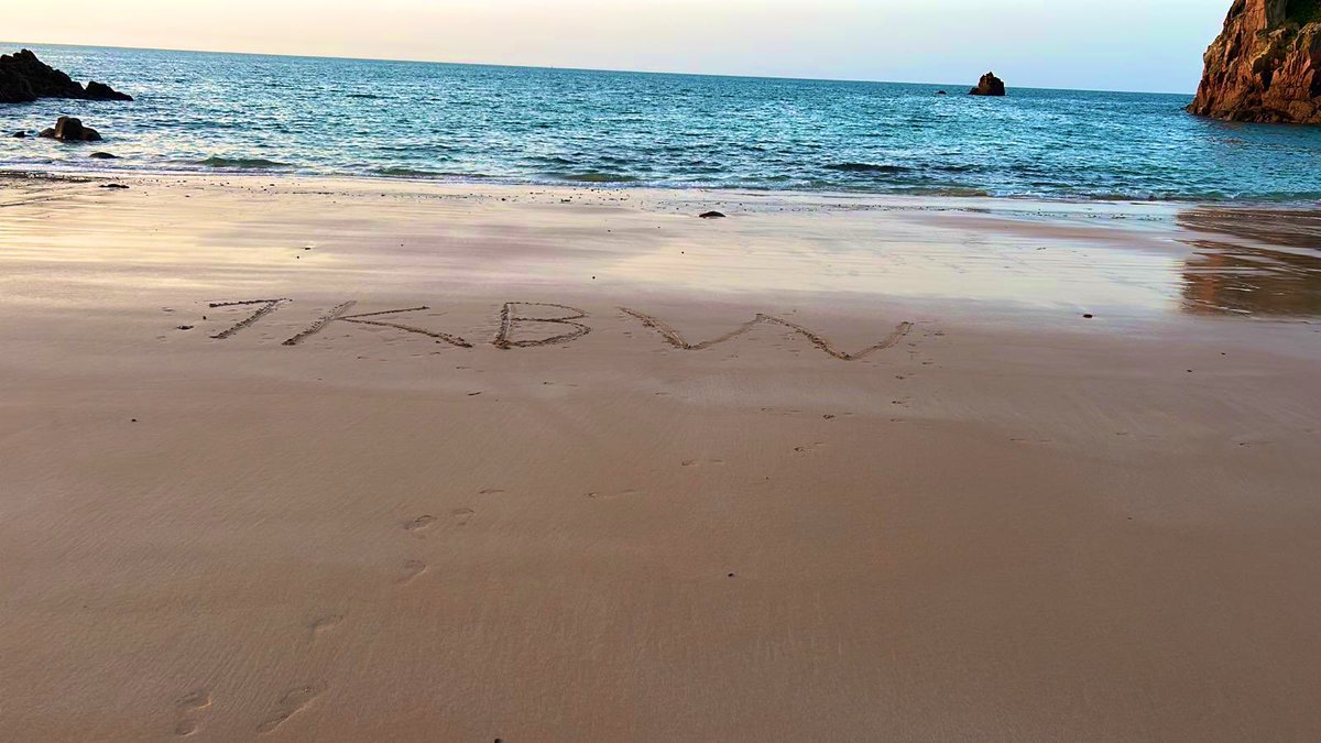 We have had a marvellous time on Jersey. Thank you <a href="/CorbettLeQuesne/">Corbett Le Quesne</a> and the wonderful <a href="/lizzie_keogh/">Lizzie Keogh 🇯🇪🏴󠁧󠁢󠁷󠁬󠁳󠁿😻🧁🏉🏃🏻‍♀️</a> See you all next year! <a href="/JamesRoberts_/">James Roberts KC</a> <a href="/pjm1kbw/">pjm1kbw</a> @LauraMoys <a href="/milliben/">Millicent Benson</a> et al.