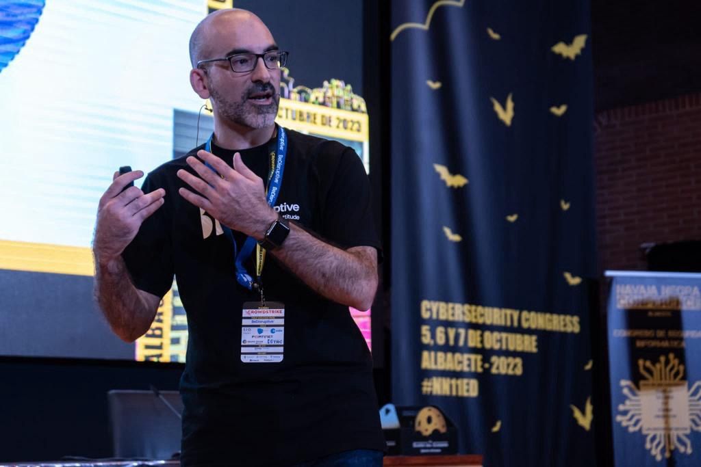 ivanPorMor's tweet photo. He tenido el placer de ser ponente en @NavajaNegra_AB en representación de @BedisruptiveEs. Muchas gracias a los asistentes que hayan podido verme, espero que os haya resultado interesante la #Ciberinteligencia y vierais el valor que aporta el #CTI dentro de un #SOC.
#NN11ED https://t.co/GeiTBFbZ1j