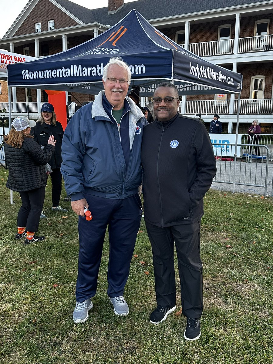 Good morning from Fort Benjamin Harrison! Ready to kick off the <a href="/IndyHalfand5k/">Indy Half @ Fort Ben</a>! <a href="/SC4Lawrence/">Steve Collier</a> <a href="/LawrenceINcity/">City of Lawrence, Indiana</a>