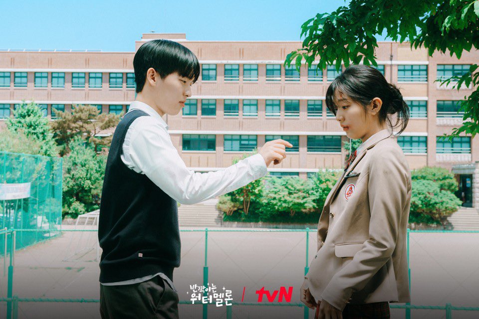 chwfilm's tweet image. “you can’t handle this by yourself.. if you need my help let me know”