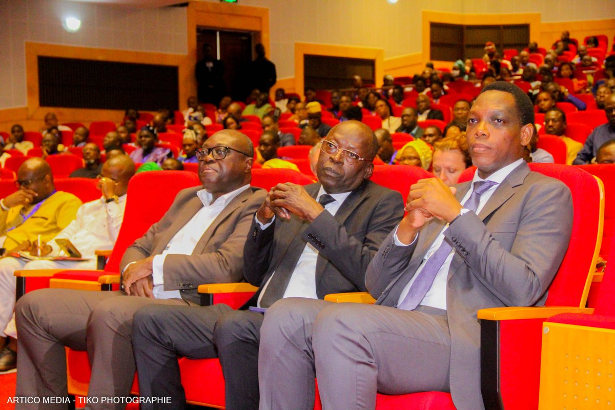 Justicebj229's tweet photo. 📷 Dernier jour riche en échanges au Colloque sur la Modernisation de la Justice au Bénin ! Des idées innovantes, des solutions prometteuses, et des engagements pour une justice plus efficace.
Merci à tous les participants !
📷📷 #JusticeBénin #Colloque2023 https://t.co/OL1CMEpbiC