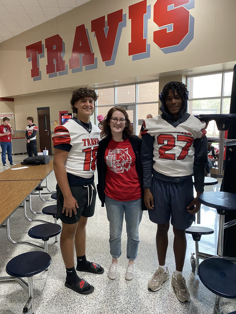 Love my mentees. Both are such awesome and hardworking young men on and off the field. <a href="/THS_Tigers/">Travis High School</a>