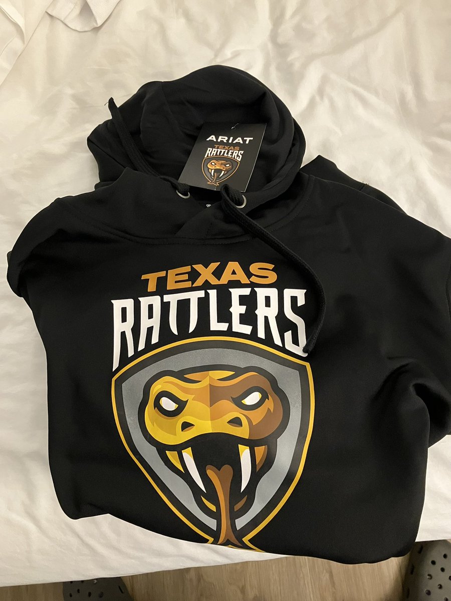 katheyandpaul's tweet image. Went to the @Ariat #Ariat store Friday in #Cowtown to meet the @TexasRattlers_ @RTICCoolers gave us some great #Rattlers mugs. Also bought some cool Hoodies