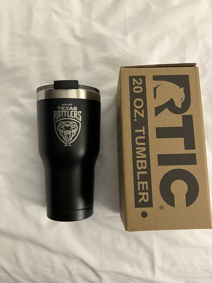 katheyandpaul's tweet image. Went to the @Ariat #Ariat store Friday in #Cowtown to meet the @TexasRattlers_ @RTICCoolers gave us some great #Rattlers mugs. Also bought some cool Hoodies