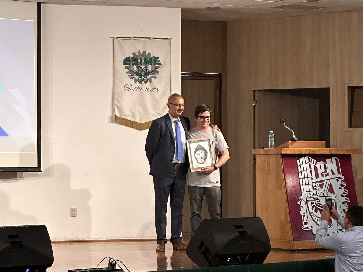iampuky's tweet photo. Siempre es un placer volver al @IPN_MX / ESIME Culhuacán 🇲🇽.   Gracias por todo!! 
#HackMex @cintainfinita https://t.co/7DwpyIh4GW