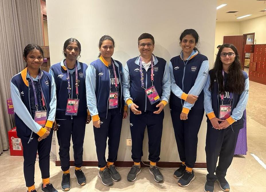 Kudos to @humpy_koneru, @HarikaDronavali, @chessvaishali, @vantikachess, and Savitha Shri on clinching 🥈 in the Women's Chess Team event at the #AsianGames2022! Your strategic prowess and tactical brilliance illuminated the chessboard, making the nation beam with pride! ♟️🇮🇳…