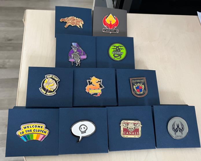 SaS_1337's tweet photo. Bunch of sexy physicals back in stock, prefer selling the S3 collectibles in a bundle. Can possibly complete it with a brigadier on request ^^
DM me by interest/questions!
The loose phoenix priced at 25€
#cs2 #cspins #csgopins #csgo https://t.co/ehMVp5ONeM