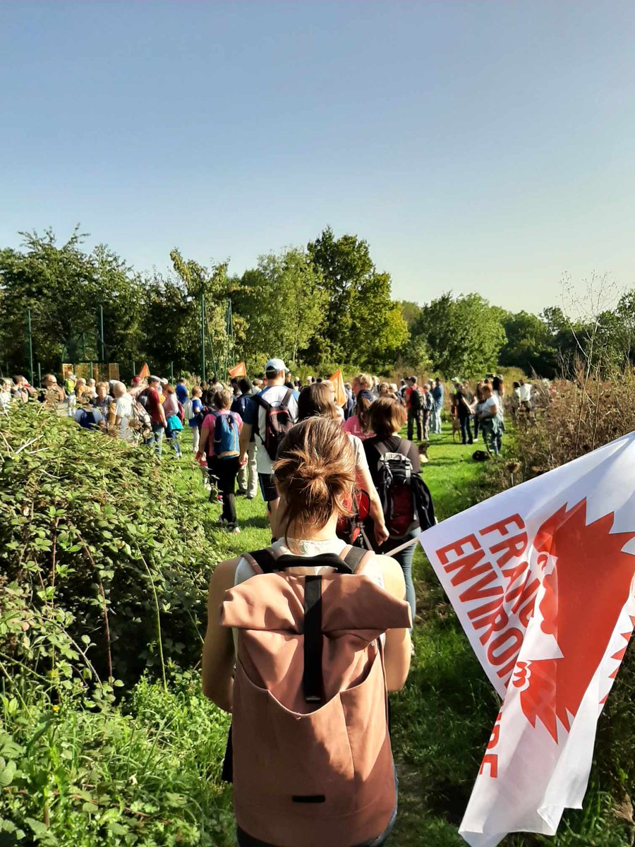 FneIDF's tweet photo. Rares espaces de nature à Groslay et @VilleSarcelles. On a besoin d'eux, pas d'une route en plus !! Une route imposée au nom d'une #économiepunitive, contre les habitant.e.s, les élu.e.s, la nature. @VivresansB @CPTGonesse @PatC95 @ChangeonsdereT @BilongoCarlos @Montmorency_95 https://t.co/LTpkgGwkEC