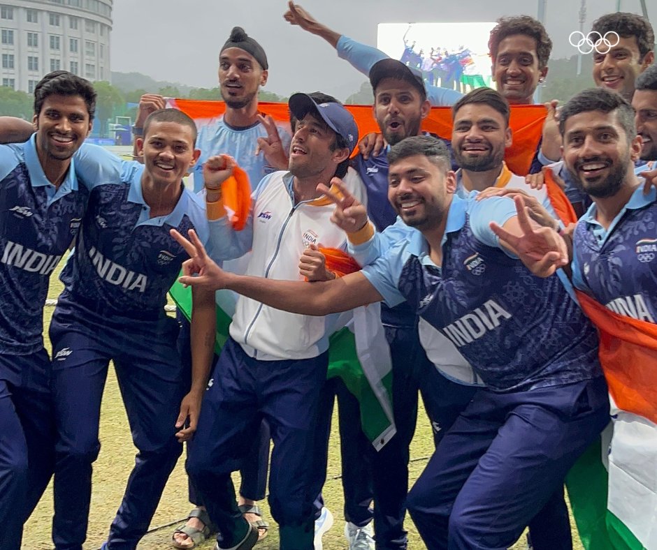 deepanshi_9's tweet photo. 𝙇𝙚𝙝𝙧𝙖 𝘿𝙞𝙮𝙖 𝙝𝙖𝙞 𝙋𝙖𝙧𝙘𝙝𝙖𝙢 𝘽𝙝𝙖𝙧𝙖𝙩 𝙣𝙚 ....🇮🇳
𝙒𝙚𝙡𝙡𝙙𝙤𝙣 👏👏𝙩𝙤 𝙤𝙪𝙧 𝙂��𝙡𝙙𝙚𝙣 𝙗𝙤𝙮𝙨. 
#𝙘𝙝𝙚𝙚𝙧4𝙄𝙣𝙙𝙞𝙖 
#IndiaAtAsianGames2022 https://t.co/Yg1uOi1UB5