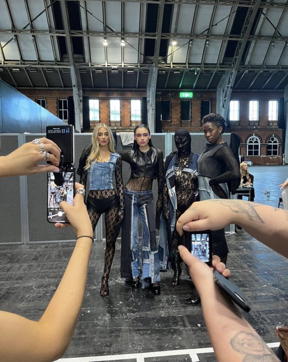 FASHIONATUOC's tweet photo. Our fabulous third year student Louise Morgan took part in this years Northern fashion week 2023 👏🏼👏🏼

Louise featured her second year mini collection 🪡👏🏼🤍

More on Louise’s collection can be found via her IG page @louisemorgandesign 

#mychesterstory #fashionatchester #uoc https://t.co/1qH7tBJbHL