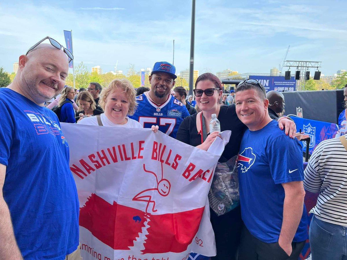 NashBillsBackrs's tweet photo. Waking up to "Where in the world is the official Nashville Bills Backers flag with @MaryDillon31 and friends". Oh, just hanging out with some Bills legends along with @LDNBillsBackers and a lot of #BillsMafia
#GoBills
#GoMary https://t.co/1OZcpIdhuy