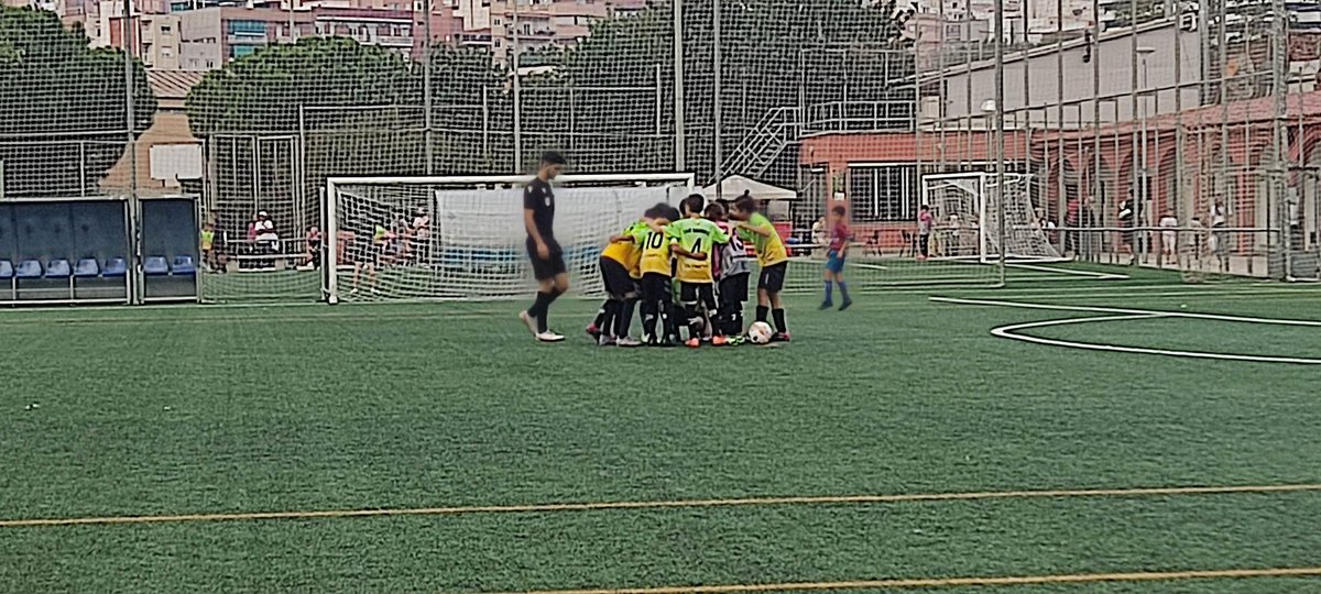 XaviRCDE's tweet photo. Si caes es para levantarte; si te levantas es para seguir; si sigues es para llegar a donde quieres ir y si llegas es para saber que lo mejor está por venir ¿Listo?

@FCcanbuxeres
#AlevinBS11G12 https://t.co/dsKqdBHSZL