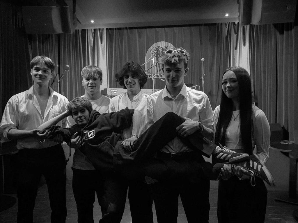 Shangri La! (@shangrilamcr) on Twitter photo With prodigious talent and youthful energy combined with a love of Steely Dan and Supertramp, we give you
Cardboard Shoes <a href="/ShangriLaMcr/">Shangri La!</a> #Prestwich #Whitefield this Friday. £10 cash on the door, 8pm ish Carlton Club theshangrila.co.uk/?page_id=910 With prodigious talent and youthful energy combined with a love of Steely Dan and Supertramp, we give you
Cardboard Shoes <a href="/ShangriLaMcr/">Shangri La!</a> #Prestwich #Whitefield this Friday. £10 cash on the door, 8pm ish Carlton Club theshangrila.co.uk/?page_id=910