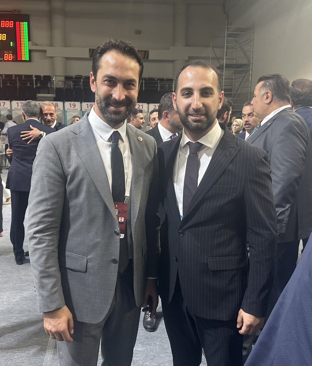 4. Olağanüstü Kongremizde MKYK üyeliğine seçilen ağabeyim <a href="/MucahitArinc/">Ahmet Mücahit Arınç 🇹🇷</a>’a yeni görevinde başarılar diliyorum. 
Rabbim hayırlı hizmetler nasip eylesin..