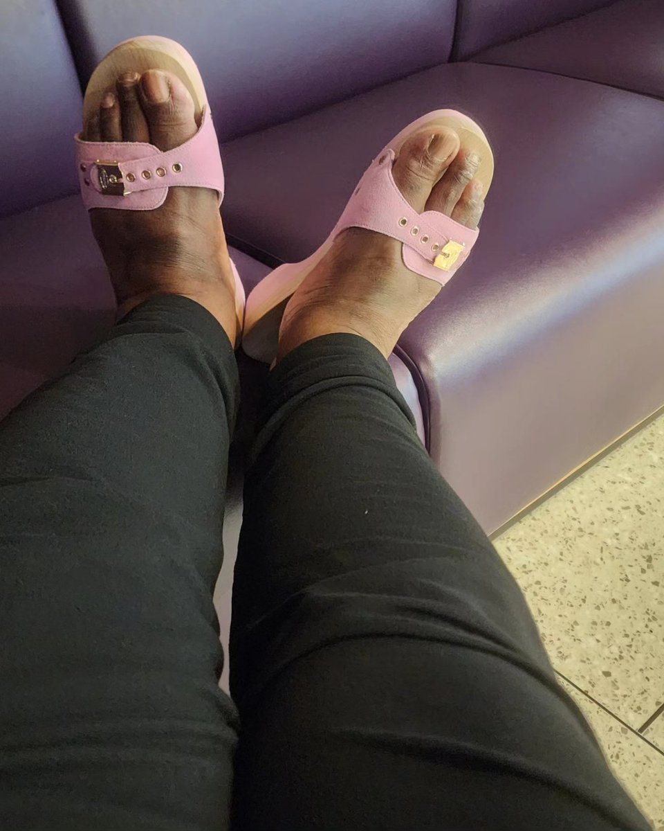 kingshoelover87's tweet photo. #mensfeet #feet #foot #footfetish #sandalsformen #meninsandals #menssandals #twitterfeet #drscholls #twitterblades https://t.co/9sITuQTmo1