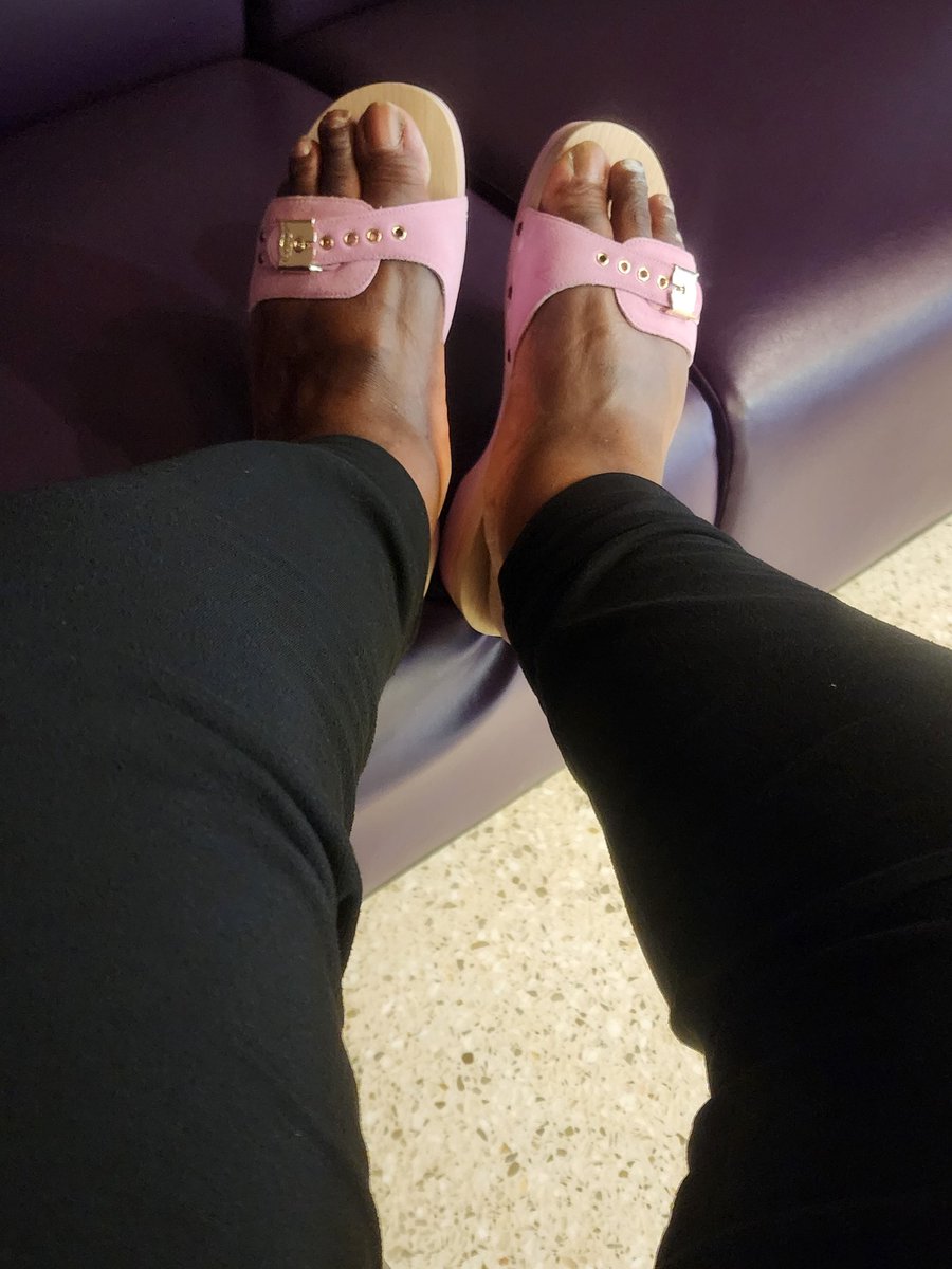 kingshoelover87's tweet photo. #mensfeet #feet #foot #footfetish #sandalsformen #meninsandals #menssandals #twitterfeet #drscholls #twitterblades https://t.co/9sITuQTmo1