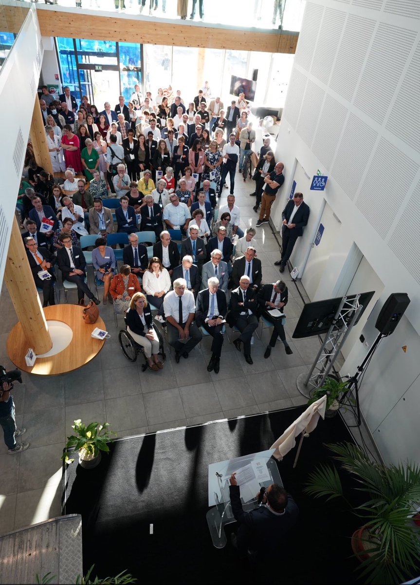 🔵 Inauguration du Centre de Cancérologie de la Sarthe (CCS), union du- Centre Jean Bernard (CJB) et de l’Institut inter-régional de Cancérologie (ILC), 
        - Clinique Victor Hugo (CVH) du groupe Elsan 
         - CHM
La Région a soutenu son équipement de pointe.