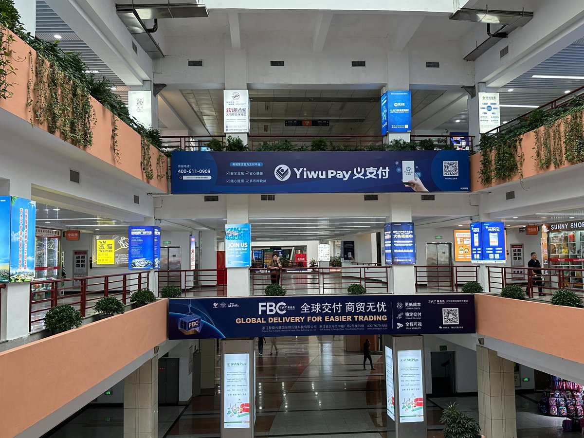 Amylee111111's tweet photo. Shopping in the  #Yiwu #International #Trade #City , if you visit a shop for 3 minutes, you will spend for a month …… https://t.co/UD2kqXQIwg