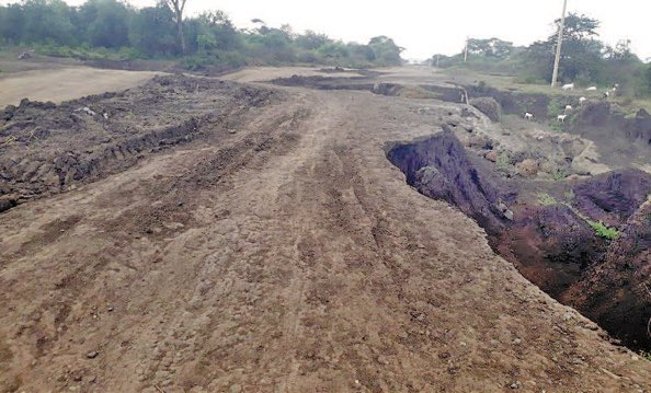 Coastymann's tweet photo. @WilliamsRuto This is Taveta Njukini Loitokitok Rd. in Kenya? https://t.co/9zTqKPBpnM